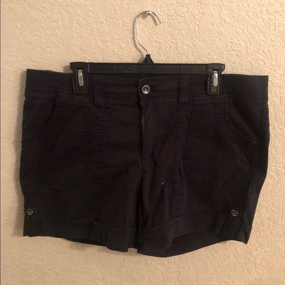 🍉 Women’s black  Sonoma shorts size 14